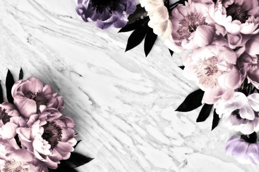 czarno-biały marmur z kwiatami
