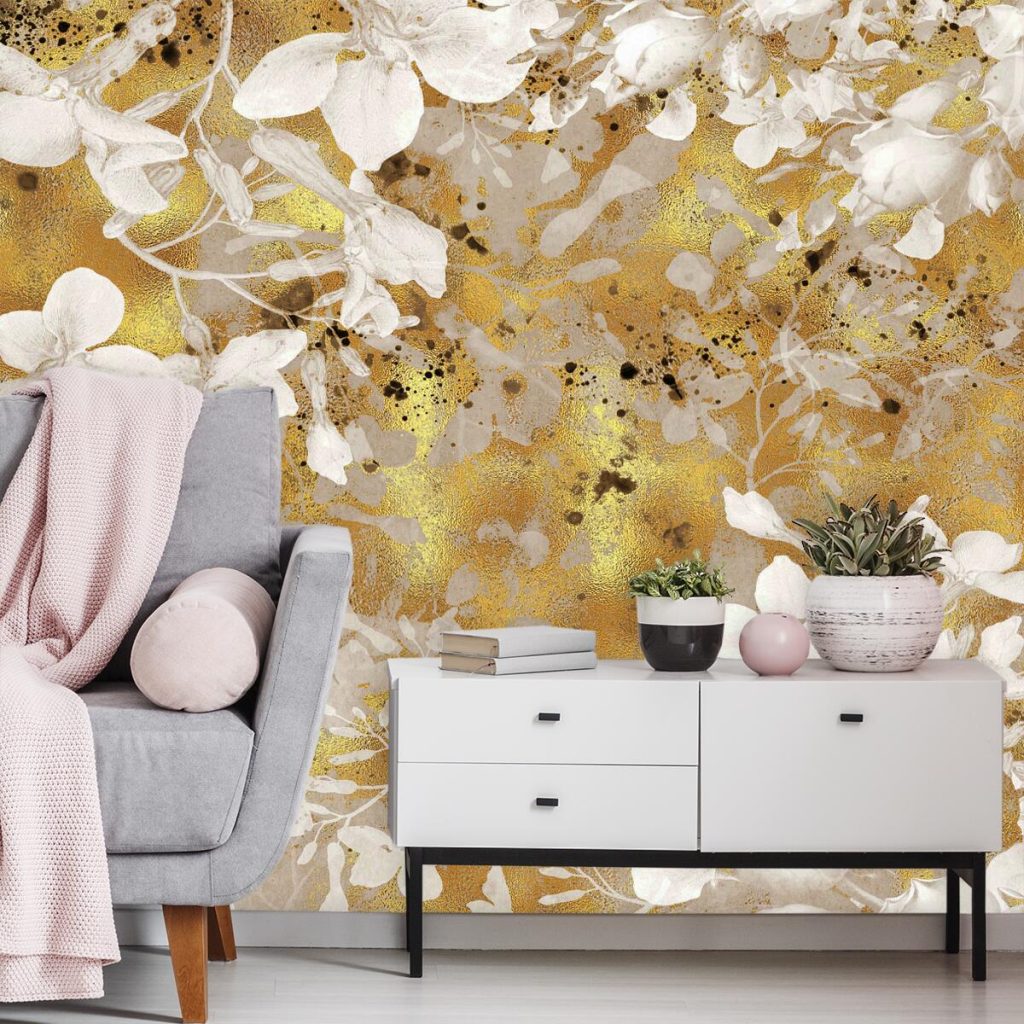 tapeta z kwiatami na złotym tle