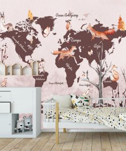 Różowa tapeta dla dzieci z mapą